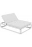 Cama chill out Nana para exteriores de piscinas y jardines Ezpeleta